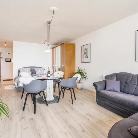 Apartment Luxueuze Vakantiestudio Met Zeezicht En Terras In *
