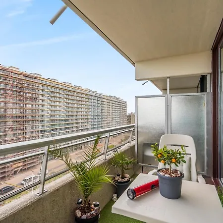 Apartment Luxueuze Vakantiestudio Met Zeezicht En Terras In Ostende