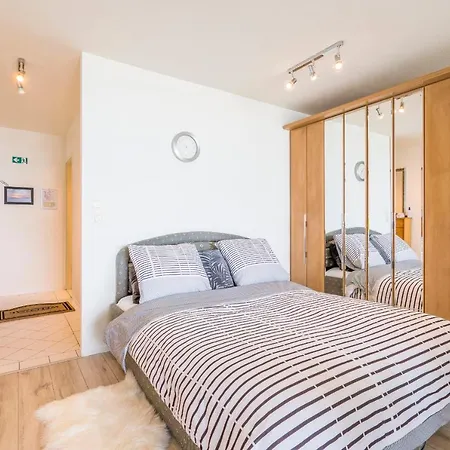 Luxueuze Vakantiestudio Met Zeezicht En Terras In