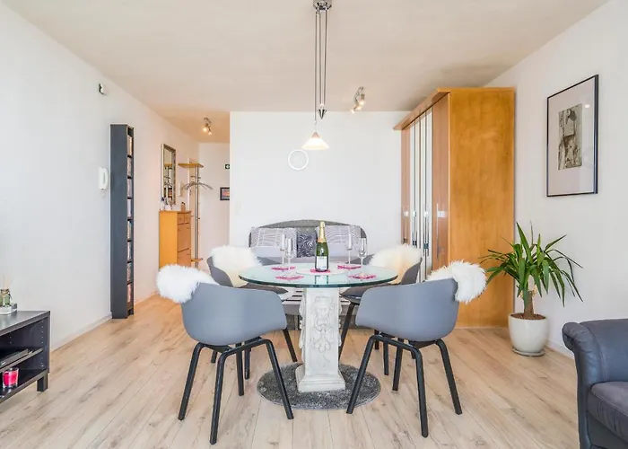 公寓 Luxueuze Vakantiestudio Met Zeezicht En Terras In *