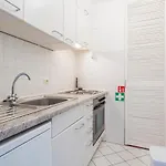 Апартаменты Luxueuze Vakantiestudio Met Zeezicht En Terras In Остенде